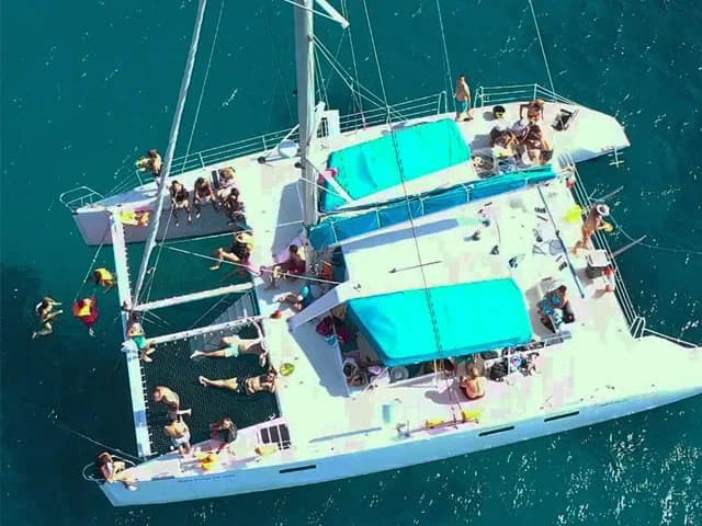 Catamaran Good Time