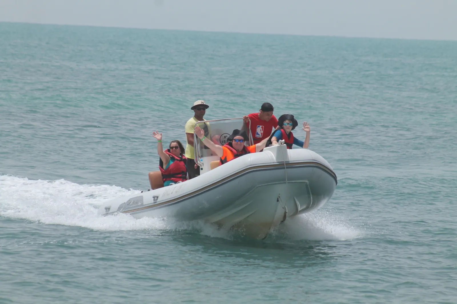 Speed Boat Djerba — Delfini e spiagge di sabbia bianca 5