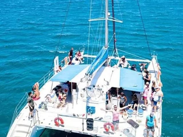 Catamaran Good Time